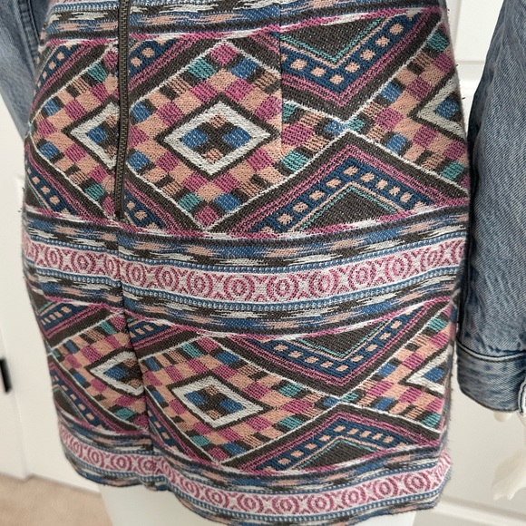 Southwestern Tribal Aztec Print Mini Skirt - Boho American Eagle 00s y2k - Picture 16 of 17